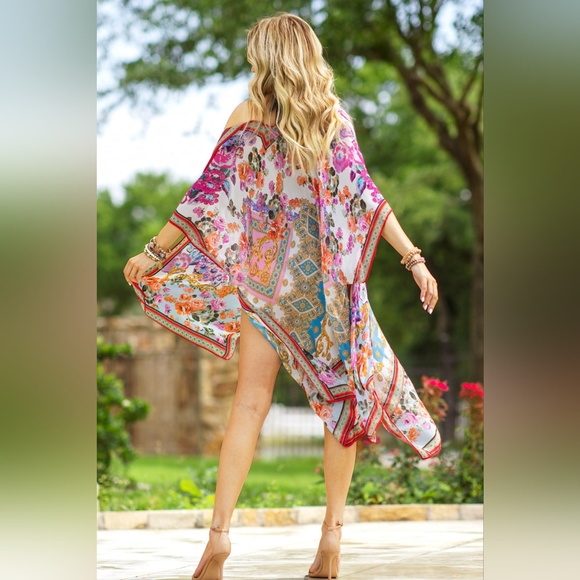 Italian Baroque & Floral Print Kimono w/ Fuchsia & Light Purple Tones - Picture 3 of 7